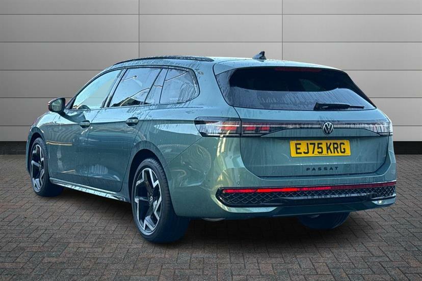 Volkswagen Passat 1.5 Etsi R-line Dsg EJ75KRG Green #3