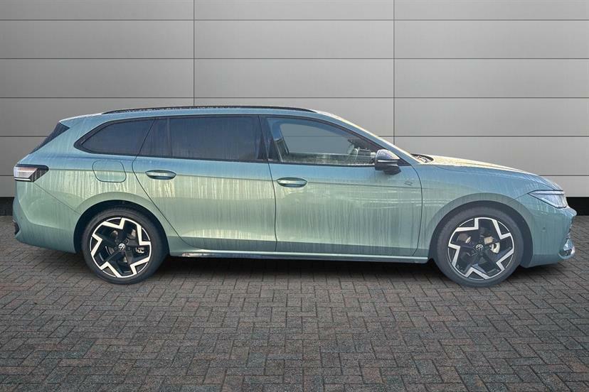 Volkswagen Passat 1.5 Etsi R-line Dsg EJ75KRG Green #4
