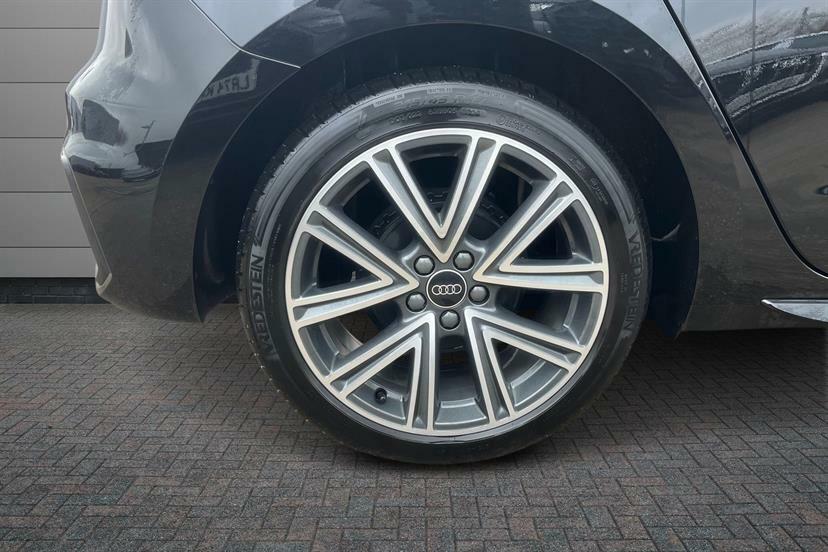 Audi A1 25 Tfsi S Line S Tronic EJ74HGO Black #5