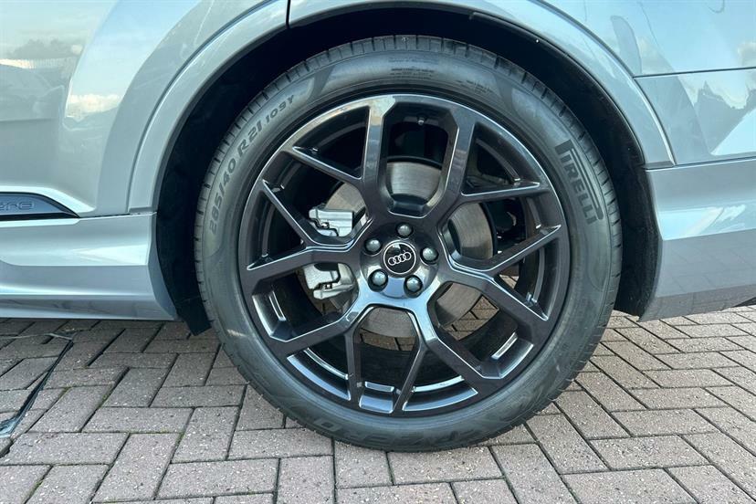 Audi Q7 50 Tdi Quattro Black Edition Tiptronic MT75VOO Silver #5