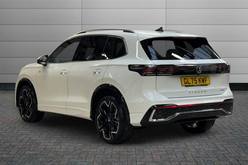 Volkswagen Tiguan 1.5 Etsi 150 R-line Dsg GL75KWF White #3