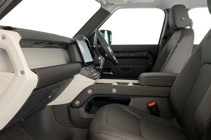 Land Rover Defender 110 3.0 D250 S 110 EJ75KJX Black #3