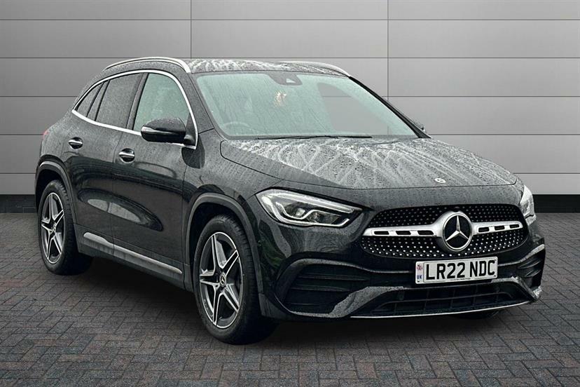 Mercedes-Benz GLA Class 180 Amg Line Premium Black