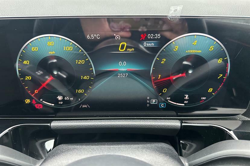 Mercedes-Benz GLA Class 180 Amg Line Premium Black #6