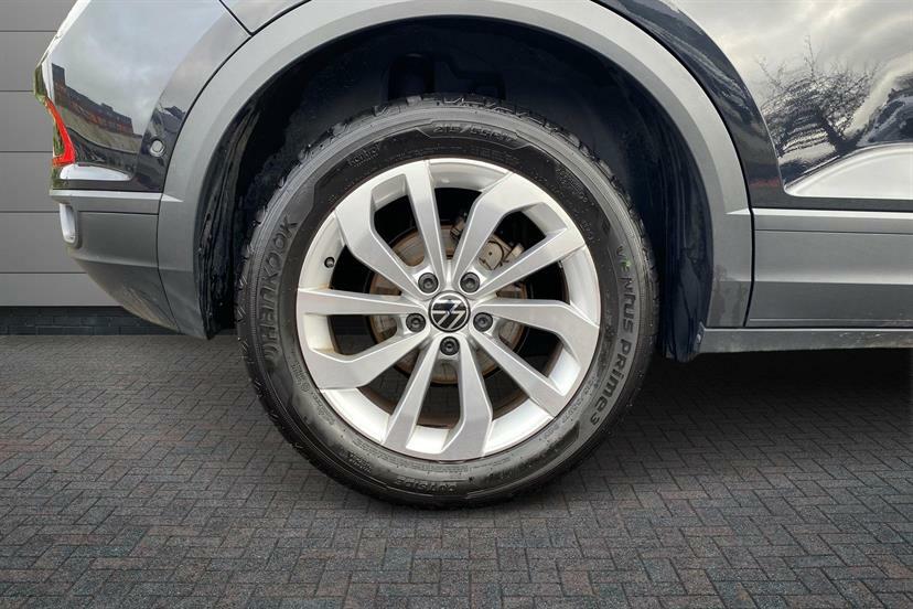 Volkswagen T-Roc 1.5 Tsi Match GL25CWO Black #5