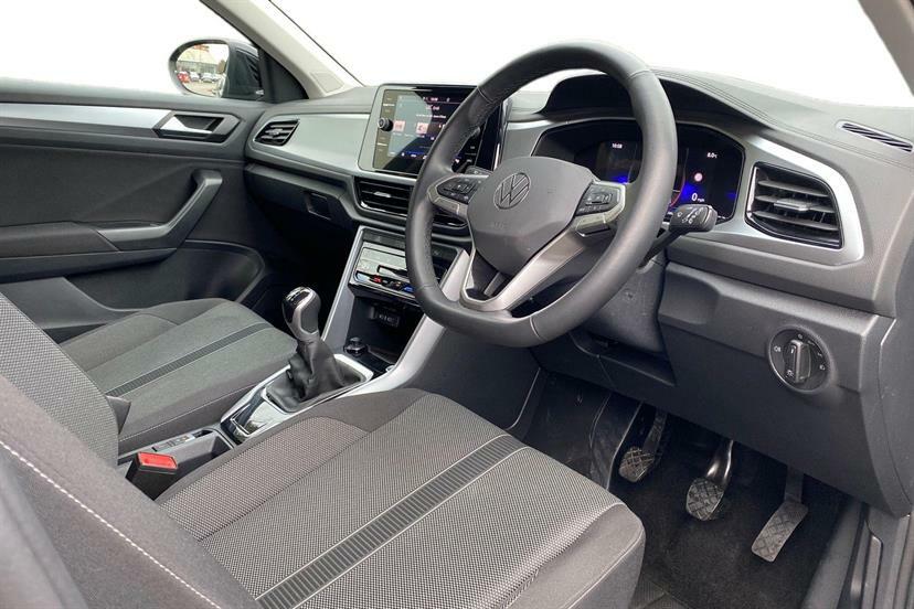 Volkswagen T-Roc 1.5 Tsi Match GL25CWO Black #6