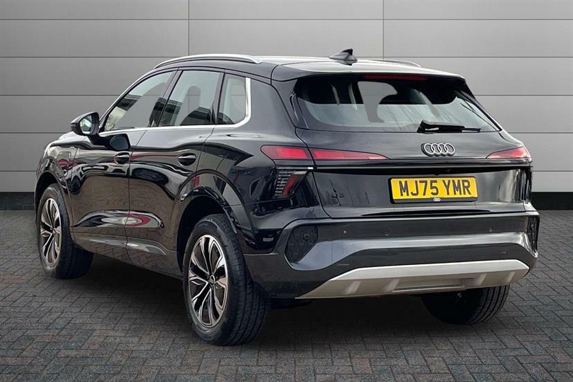 Audi Q3 1.5 E-hybrid Sport S Tronic MJ75YMR Black #3