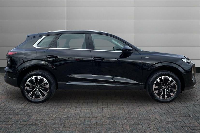Audi Q3 1.5 E-hybrid Sport S Tronic MJ75YMR Black #4