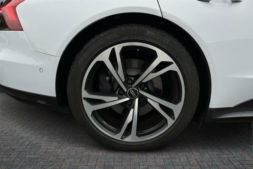 Audi E Tron GT 390Kw Quattro 93Kwh Cs Plus RJ72GWL Grey #5