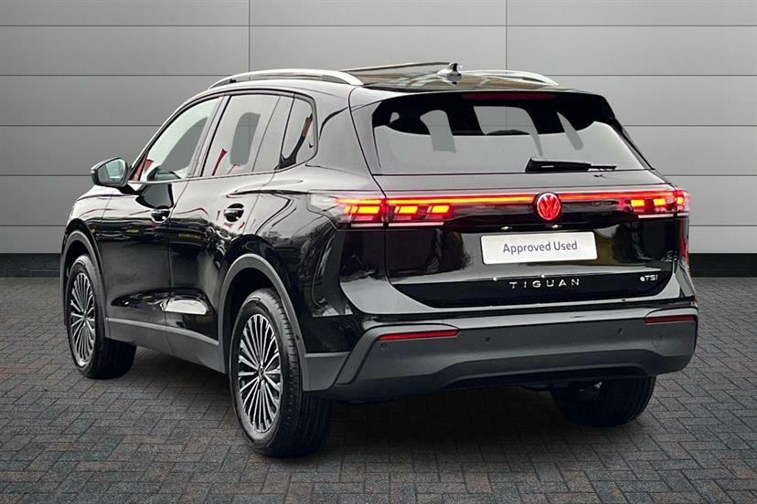 Volkswagen Tiguan 1.5 Etsi 150 Match Dsg EF75FXW Black #3