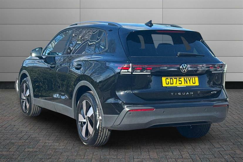 Volkswagen Tiguan 1.5 Etsi 150 Match Dsg GD75NYU Black #3