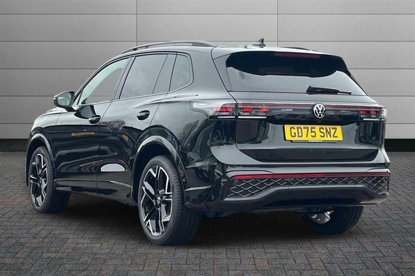 Volkswagen Tiguan 2.0 Tdi R-line Dsg GD75SNZ Black #3