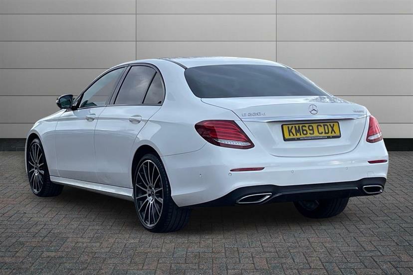 Mercedes-Benz E Class E220d 4Matic Amg Line Night Edition 9G-tronic KM69CDX White #2
