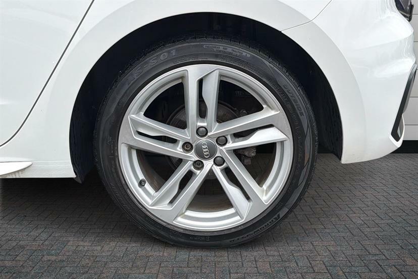 Audi A1 30 Tfsi S Line DG19YUT White #5