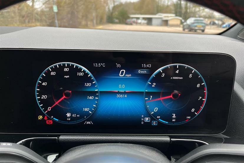 Mercedes-Benz GLA Class 200 Amg Line Premium CN22WRV Grey #6