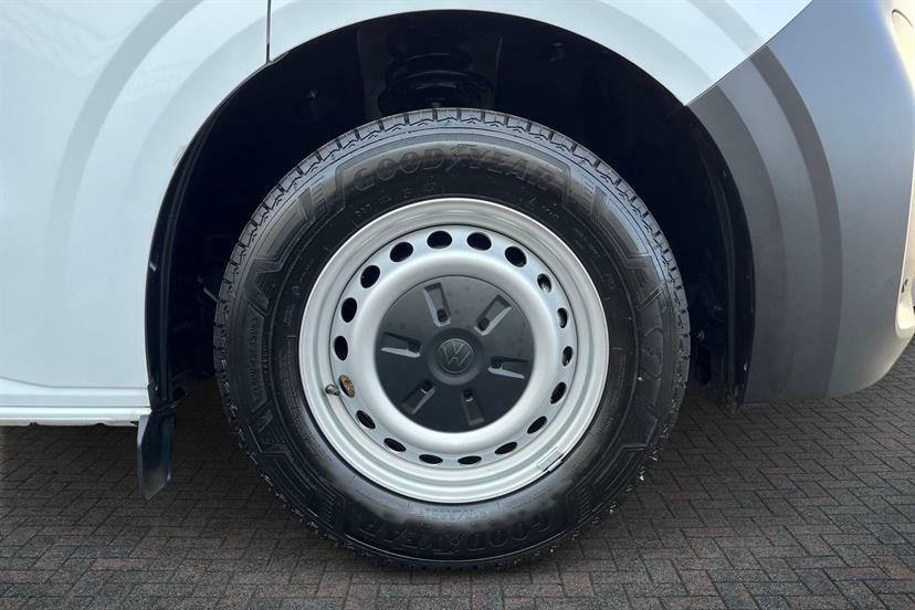 Volkswagen E-Transporter 100Kw 65Kwh Commerce Plus Van GF25FBL White #5