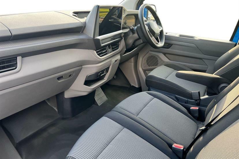 Volkswagen E-Transporter 160Kw 65Kwh Commerce Pro Van EK75ZKE Blue #2