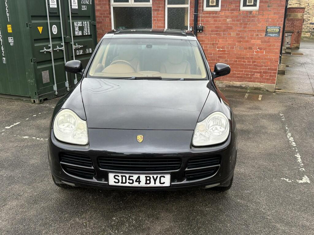 Porsche Cayenne 3.2 V6 Tiptronic S Awd Black #3