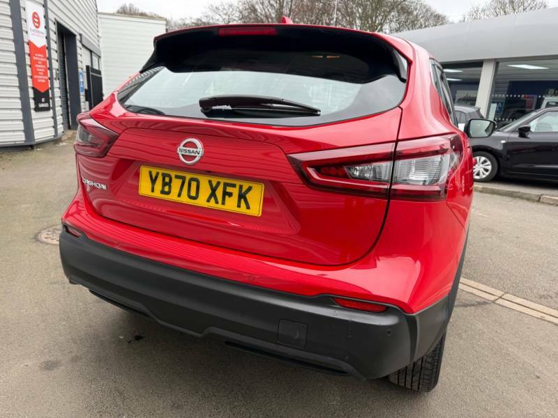 Nissan Qashqai 1.3 Dig-t Acenta Premium - 2020 70 YB70XFK Red #5