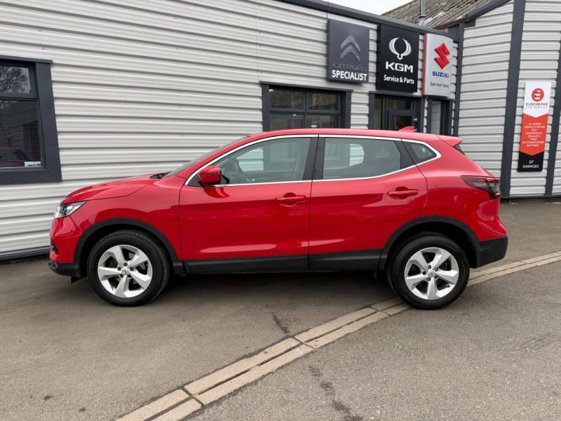 Nissan Qashqai 1.3 Dig-t Acenta Premium - 2020 70 YB70XFK Red #3