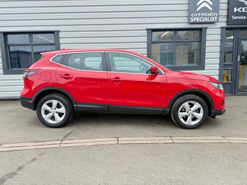 Nissan Qashqai 1.3 Dig-t Acenta Premium - 2020 70 YB70XFK Red #2