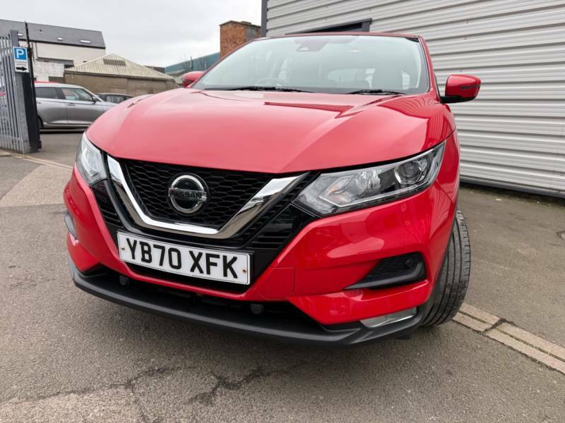 Nissan Qashqai 1.3 Dig-t Acenta Premium - 2020 70 YB70XFK Red #4