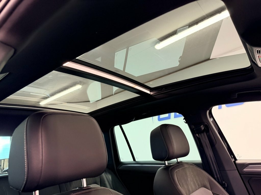 Volkswagen Tiguan Suv HS19NHL Black #2