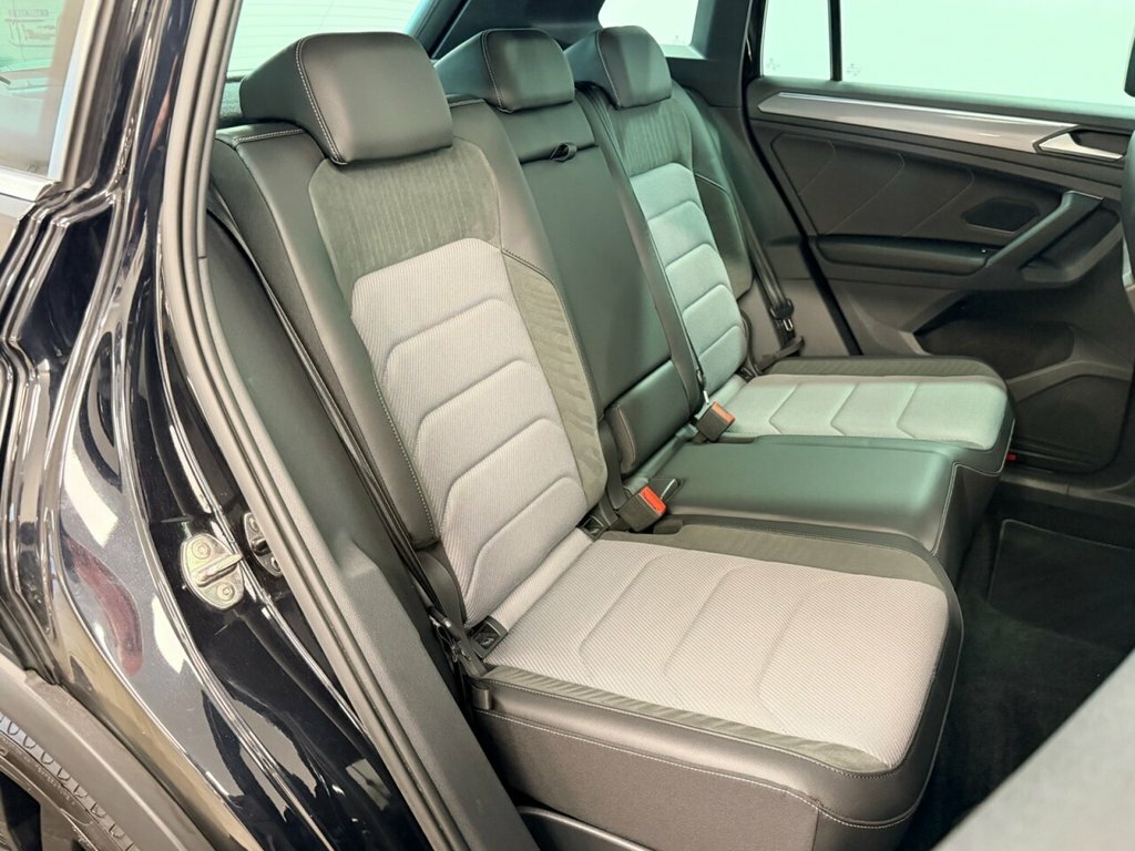 Volkswagen Tiguan Suv HS19NHL Black #4