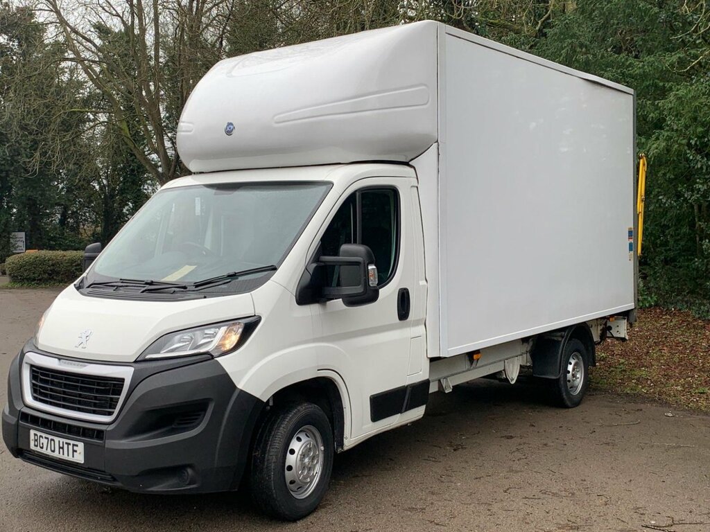 Peugeot Boxer Luton 2.2 Bluehdi 335 Built For Business L4 Euro 6 BG70HTF White #2