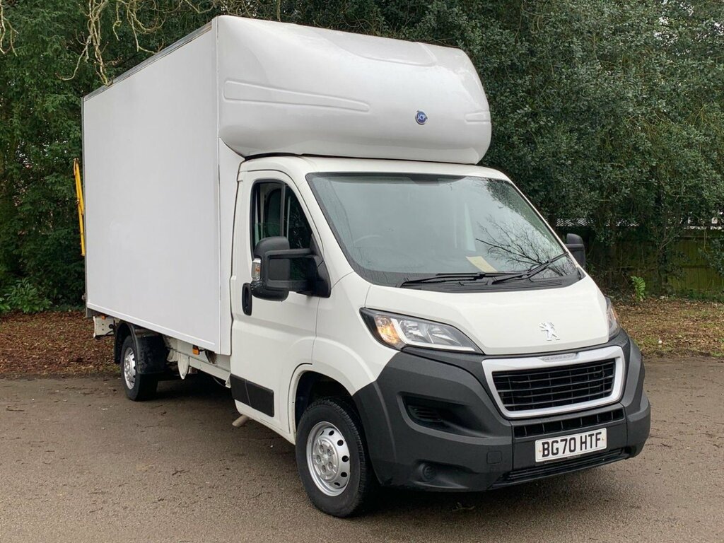 Peugeot Boxer Luton 2.2 Bluehdi 335 Built For Business L4 Euro 6 BG70HTF White