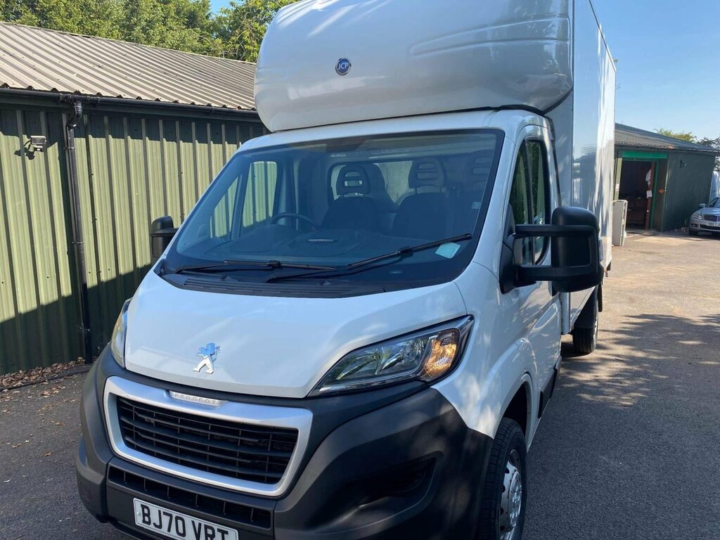Peugeot Boxer Luton 2.2 Bluehdi 335 Built For Business L4 Euro 6 BJ70VPT White