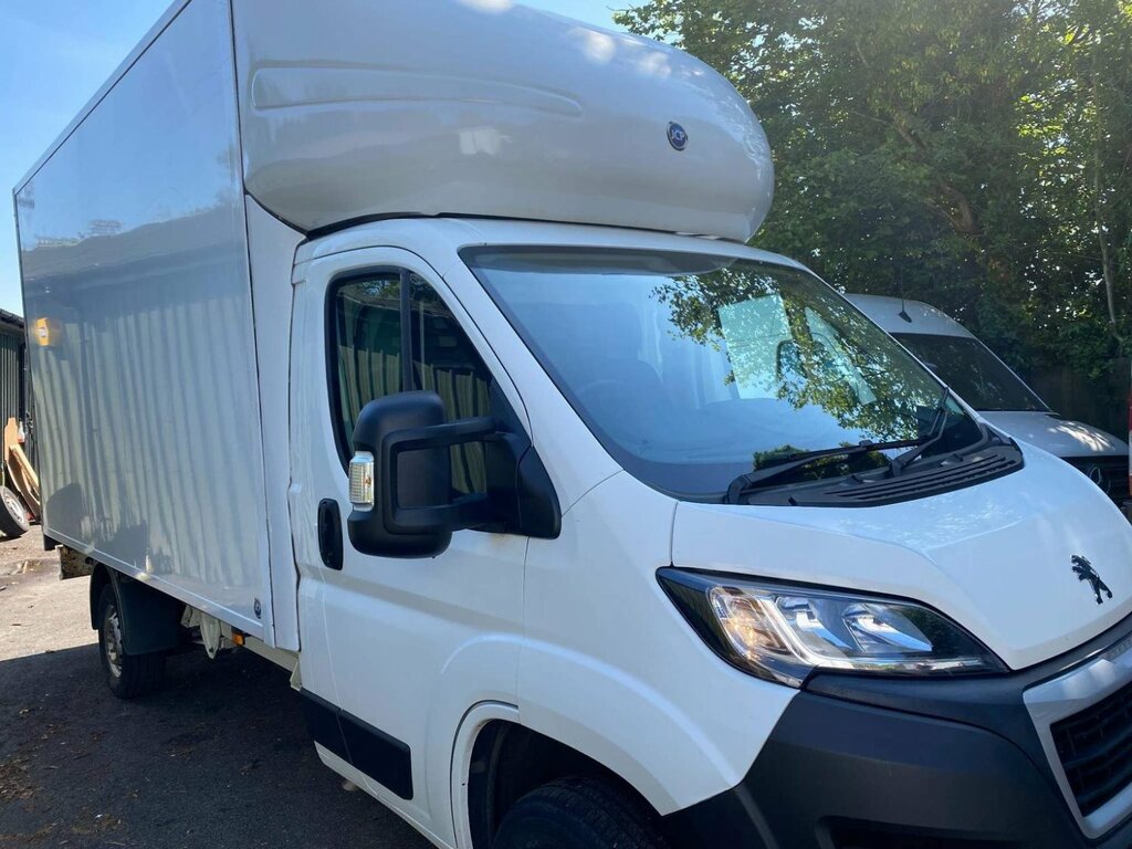 Peugeot Boxer Luton 2.2 Bluehdi 335 Built For Business L4 Euro 6 BJ70VPT White #2
