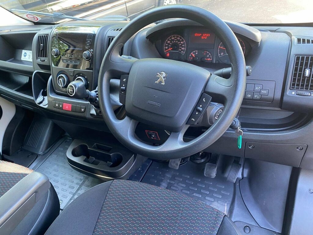 Peugeot Boxer Luton 2.2 Bluehdi 335 Built For Business L4 Euro 6 BJ70VPT White #5