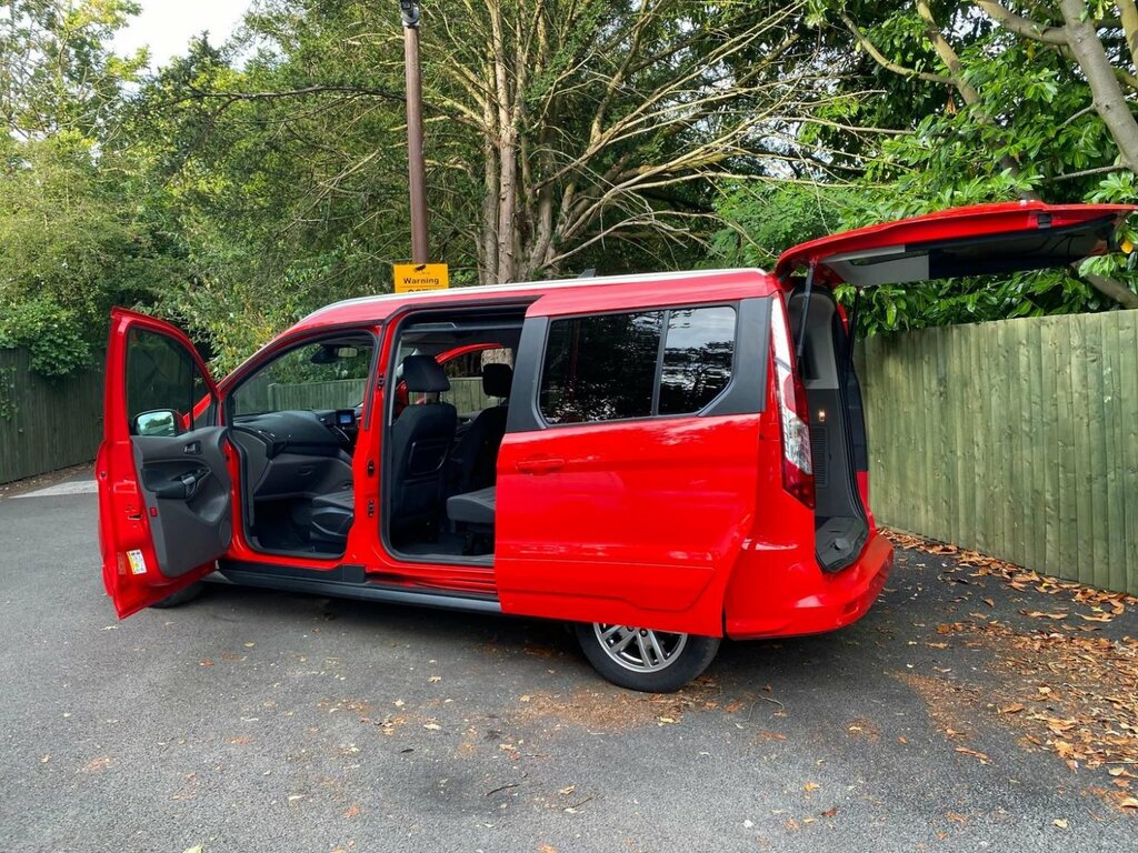 Ford Grand Tourneo Connect Mpv 1.5 Ecoblue Titanium Euro 6 Ss 20 Red #3