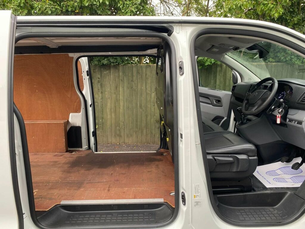 Citroen Dispatch Panel Van 1.5 Bluehdi 1000 Enterprise Pro M Fwd 2 BK22ZNT White #4