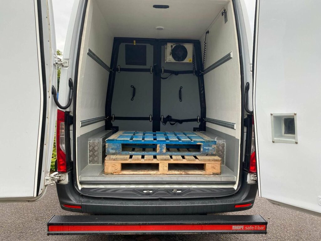 Mercedes-Benz Sprinter Temperature Controlled 2.1 314 Cdi Rwd L2 H2 Euro White