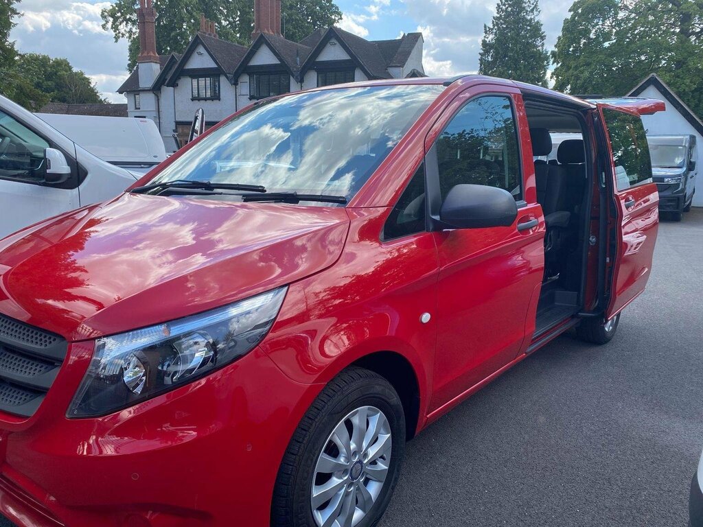 Mercedes-Benz Vito Minibus 2.1 114 Cdi Bluetec Select Tourer Rwd L2 E Red #3