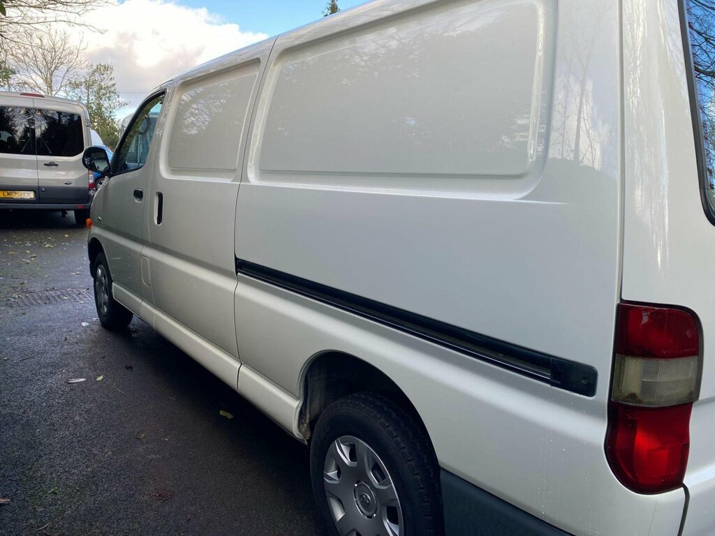 Toyota HiAce Panel Van 2.5 D-4d 300 Gs 200454  #2