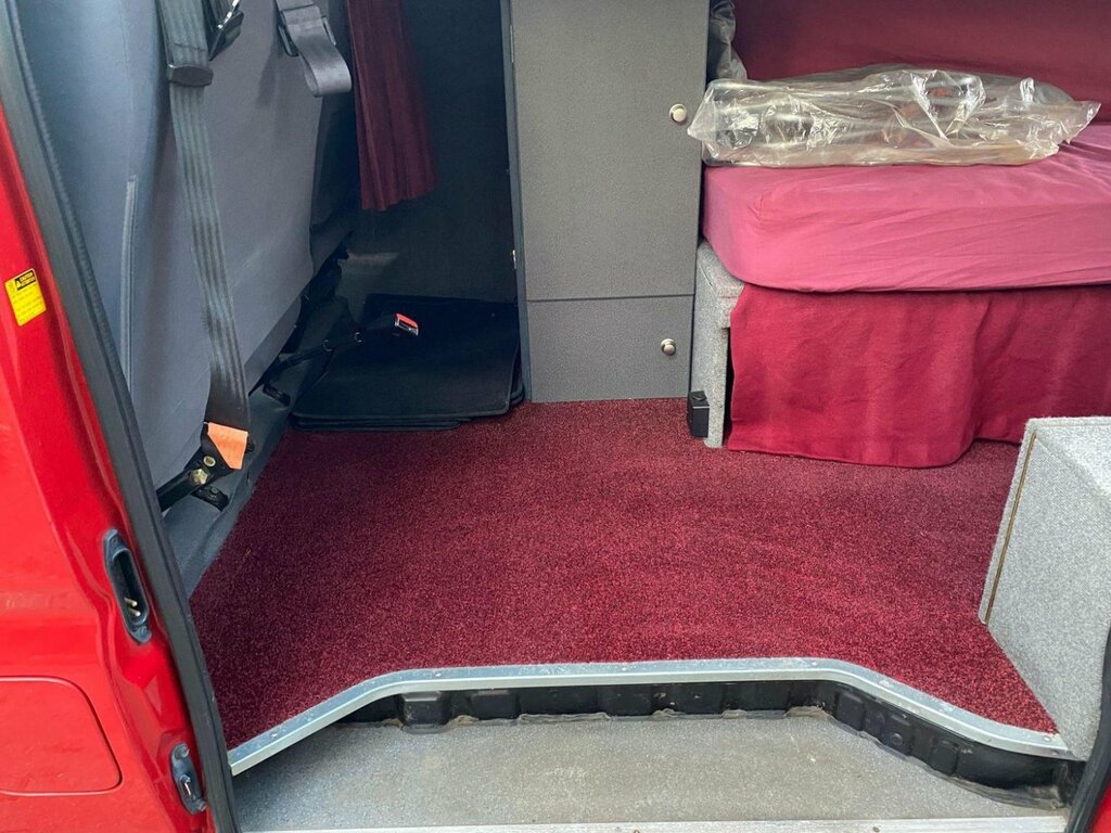 Toyota HiAce Panel Van 2.5 300 D-4d Rwd L2 H1 Ac 200303 Red #3