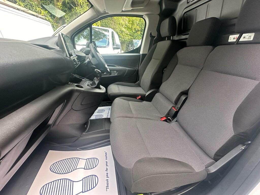 Peugeot Partner Panel Van 1.5 Bluehdi 1000 Professional Premium St BG71XAK White #2