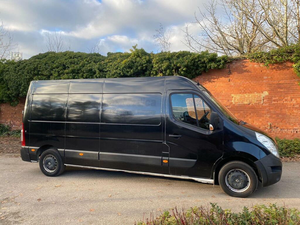 Renault Master Panel Van 2.3 Dci 35 Business Fwd Lwb Medium Roof Black
