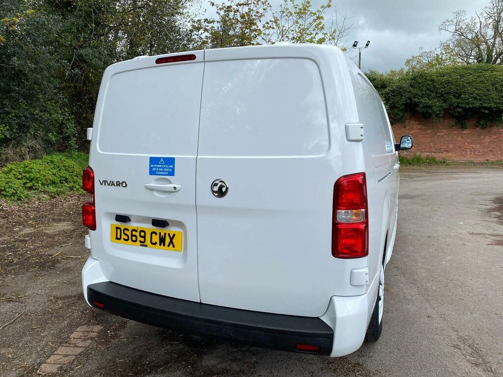 Vauxhall Vivaro Panel Van 2.0 Turbo D 3100 Sportive L2 H1 Euro 6 DS69CWX White #2