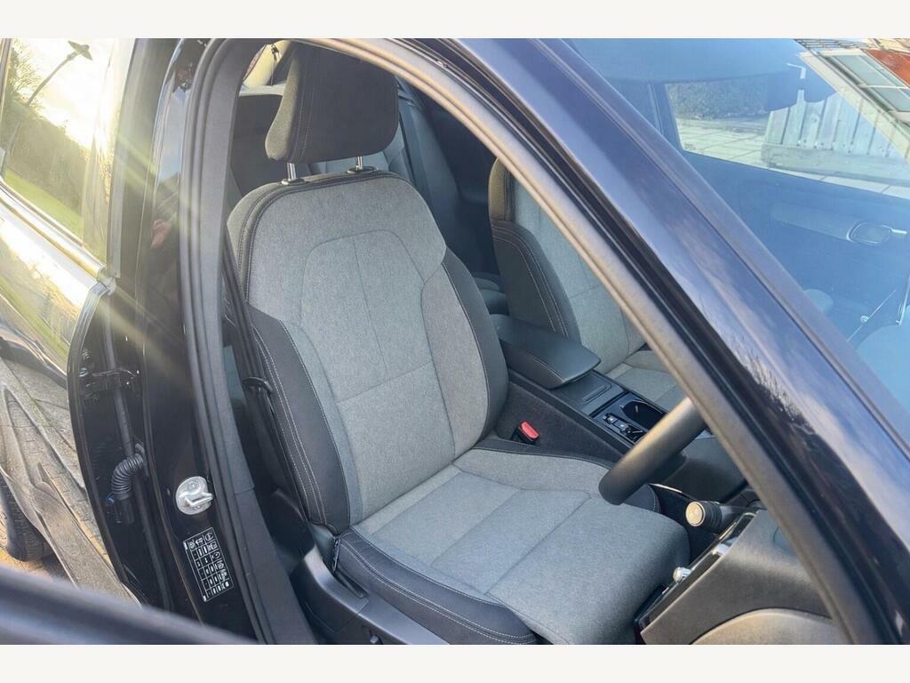 Volvo XC40 2.0 B4 Mhev Plus Dct Euro 6 S S LS73KAA Black #2