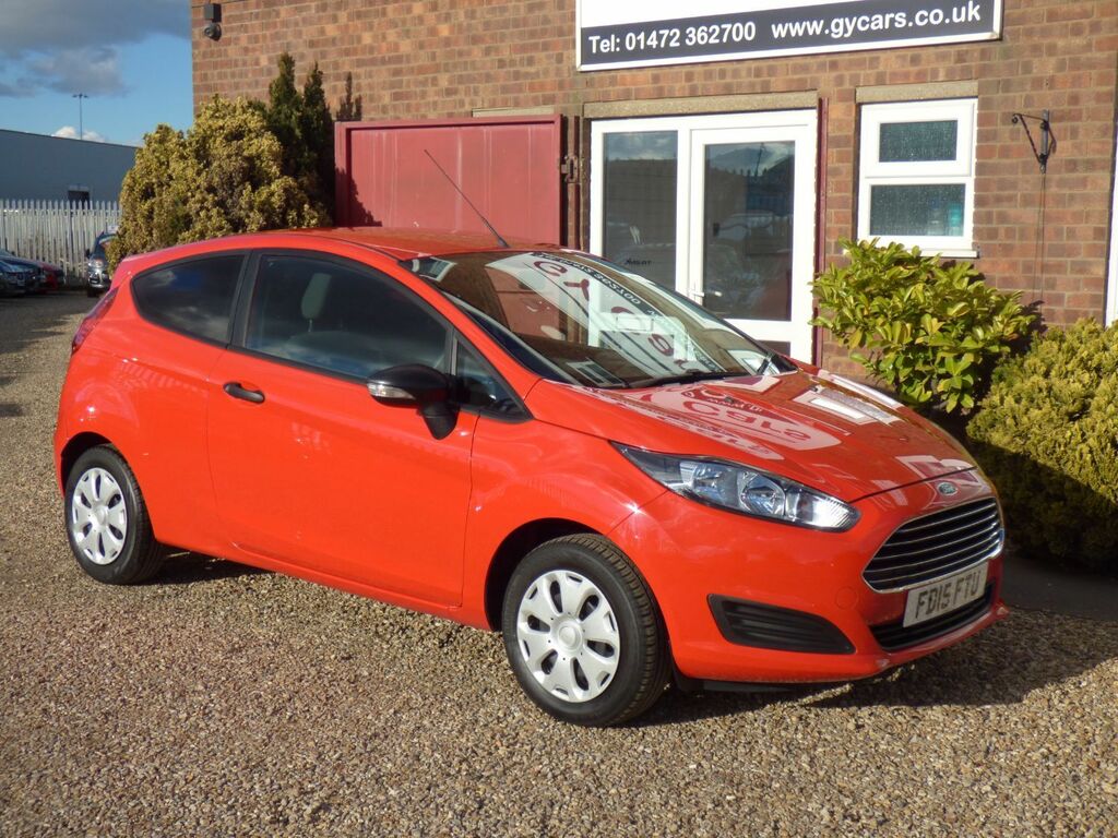 Ford Fiesta Hatchback 1.25 Studio 3-Door 55,000 Miles 30 Tax Red
