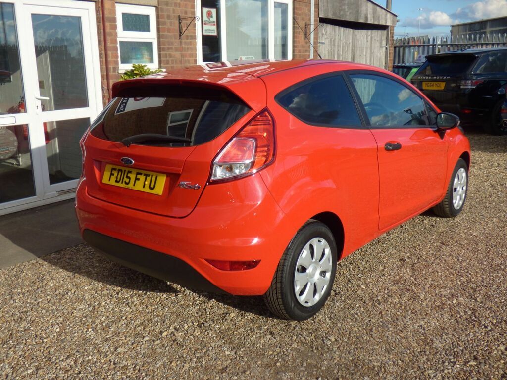 Ford Fiesta Hatchback 1.25 Studio 3-Door 55,000 Miles 30 Tax FD15FTU Red #4