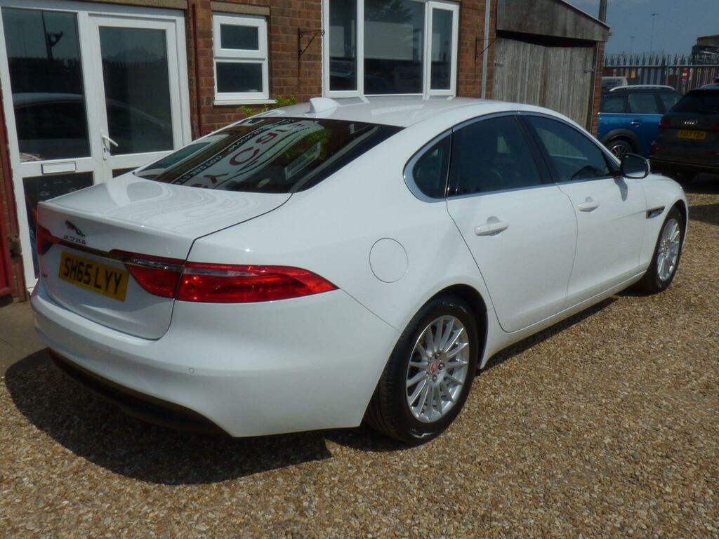 Jaguar XF Saloon 2.0 D Prestige 20 Road Tax Full Serv SH65LYY White #4