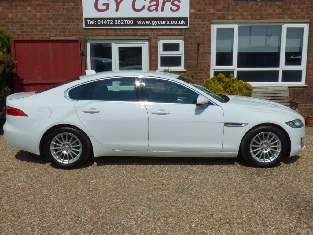 Jaguar XF Saloon 2.0 D Prestige 20 Road Tax Full Serv SH65LYY White #2