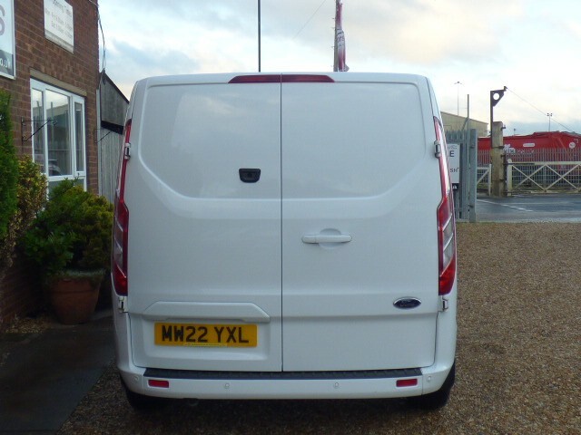 Ford Transit Custom Double Cab Van 2.0 Transit Custom Limited Dciv 300 MW22YXL White #5