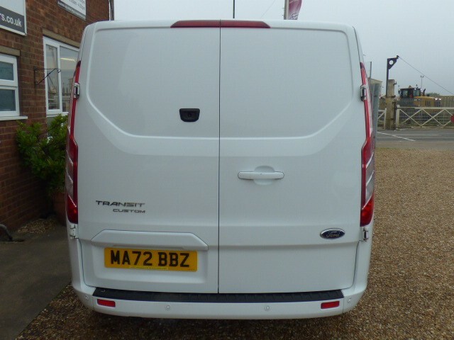 Ford Transit Custom Double Cab Van 2.0 Transit Custom Limited Dciv 300 MA72BBZ White #6