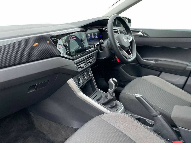 Volkswagen Polo 1.0 Tsi Life PK24MUV Black #2